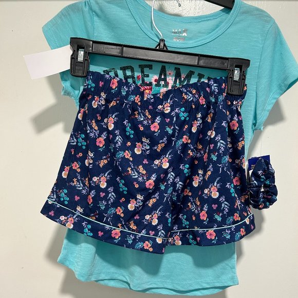 MAX & OLIVIA  2-PC SET BEST OFFER EXCEPTED - Picture 9 of 9